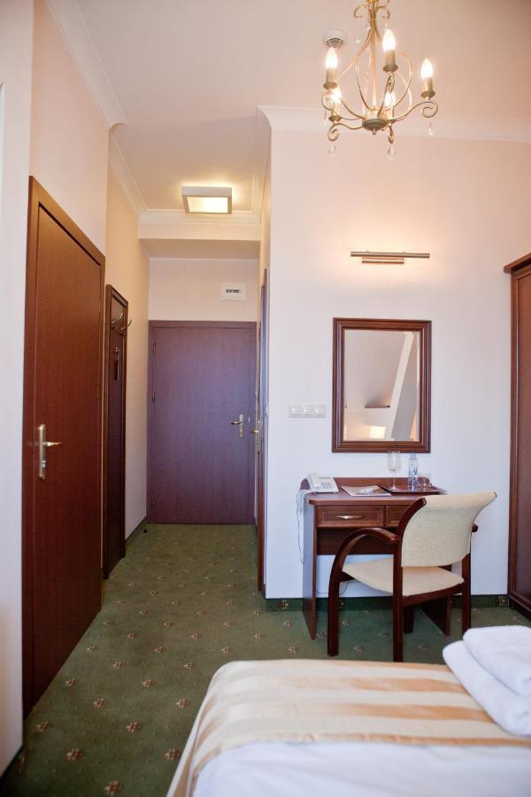 Hotel Masovia Gizycko Ngoại thất bức ảnh